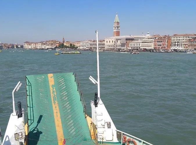 Mini Loft Lido With Own Sunny & Private Garden *